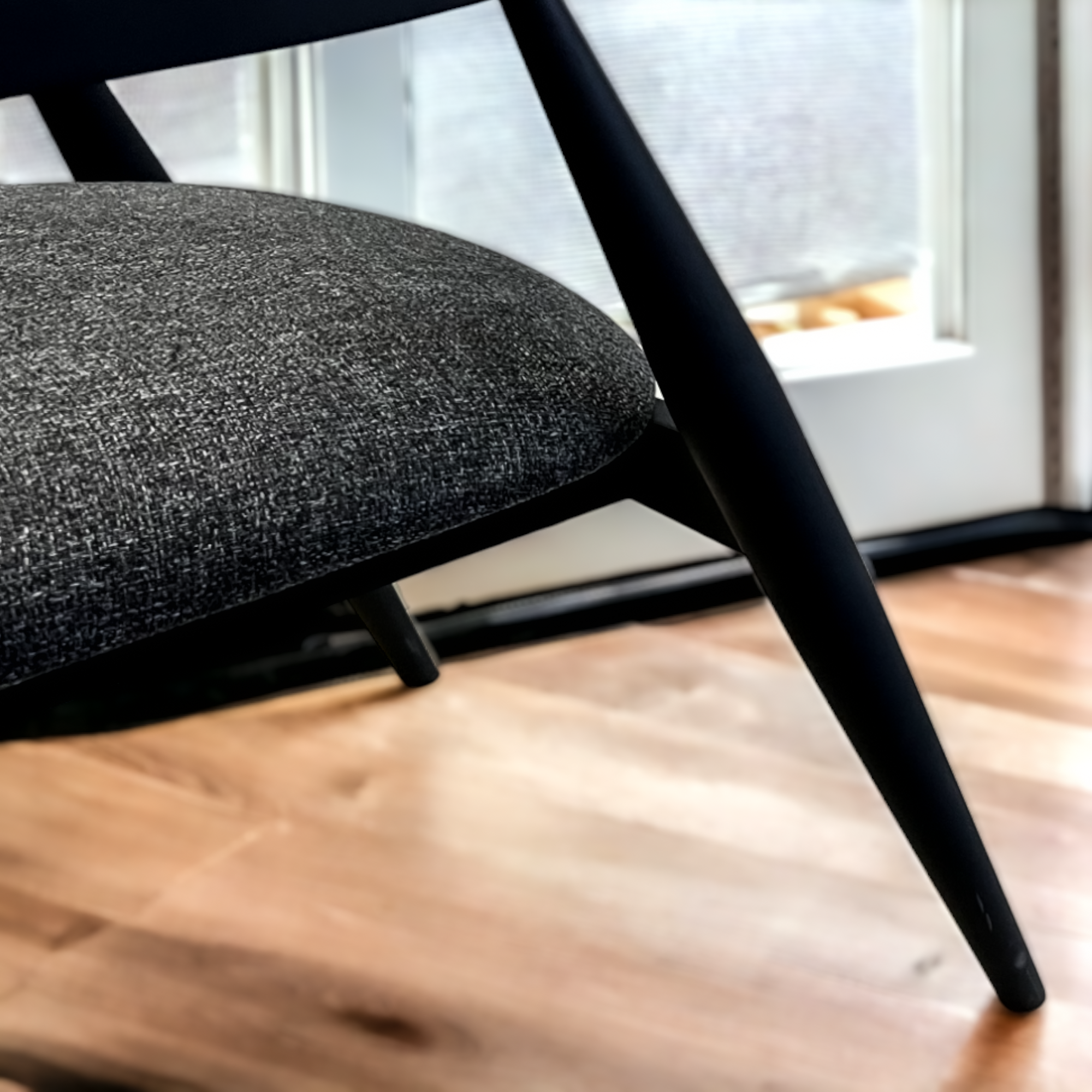 Set of 4 Black Wood Chair with Armrest