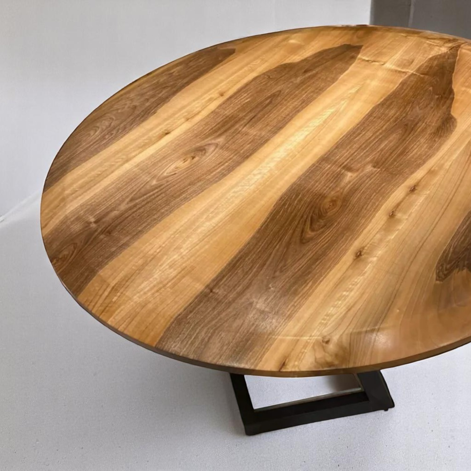 Geometric Round Walnut Dining Table / 6 - 8 Seater Dining Table
