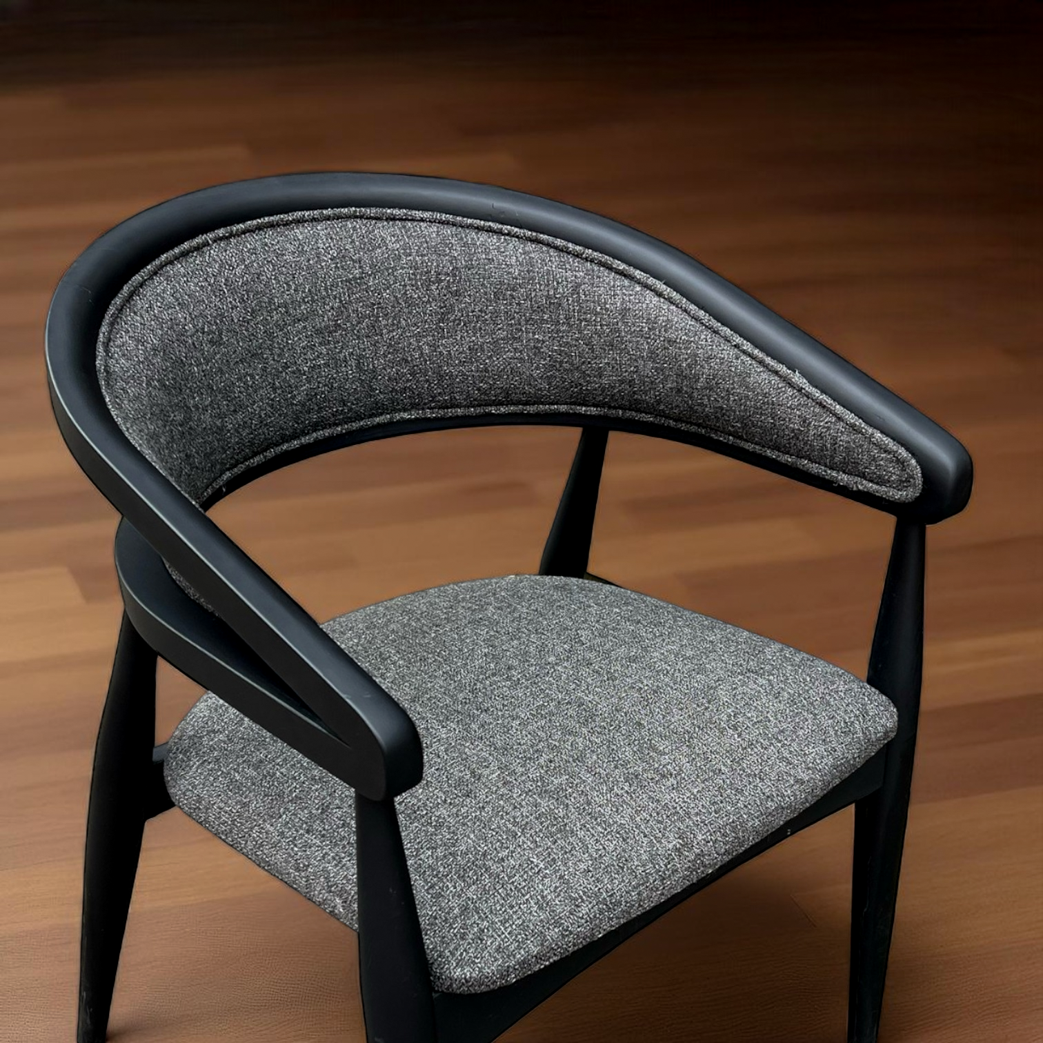 Set of 4 Black Wood Chair with Armrest