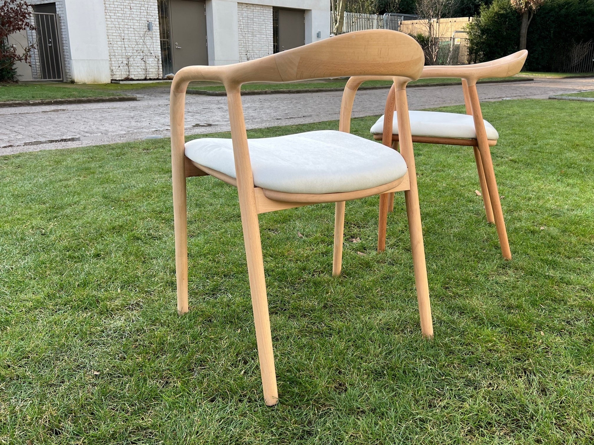 Mid-century Armrest Dining Chair with Solid Wood Frame