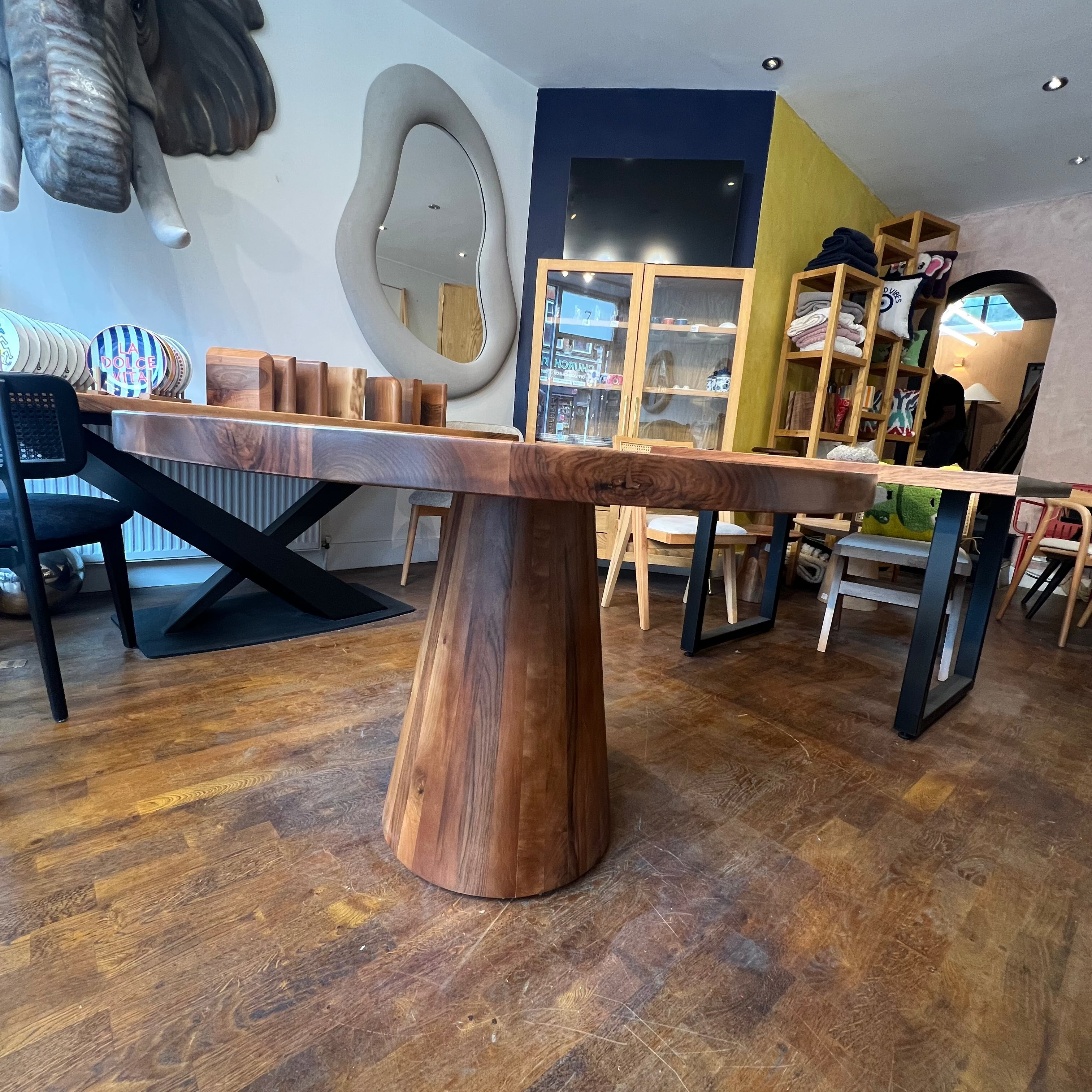 Round Walnut Dining Table / 4 Seater & 6 Seater Dining Table