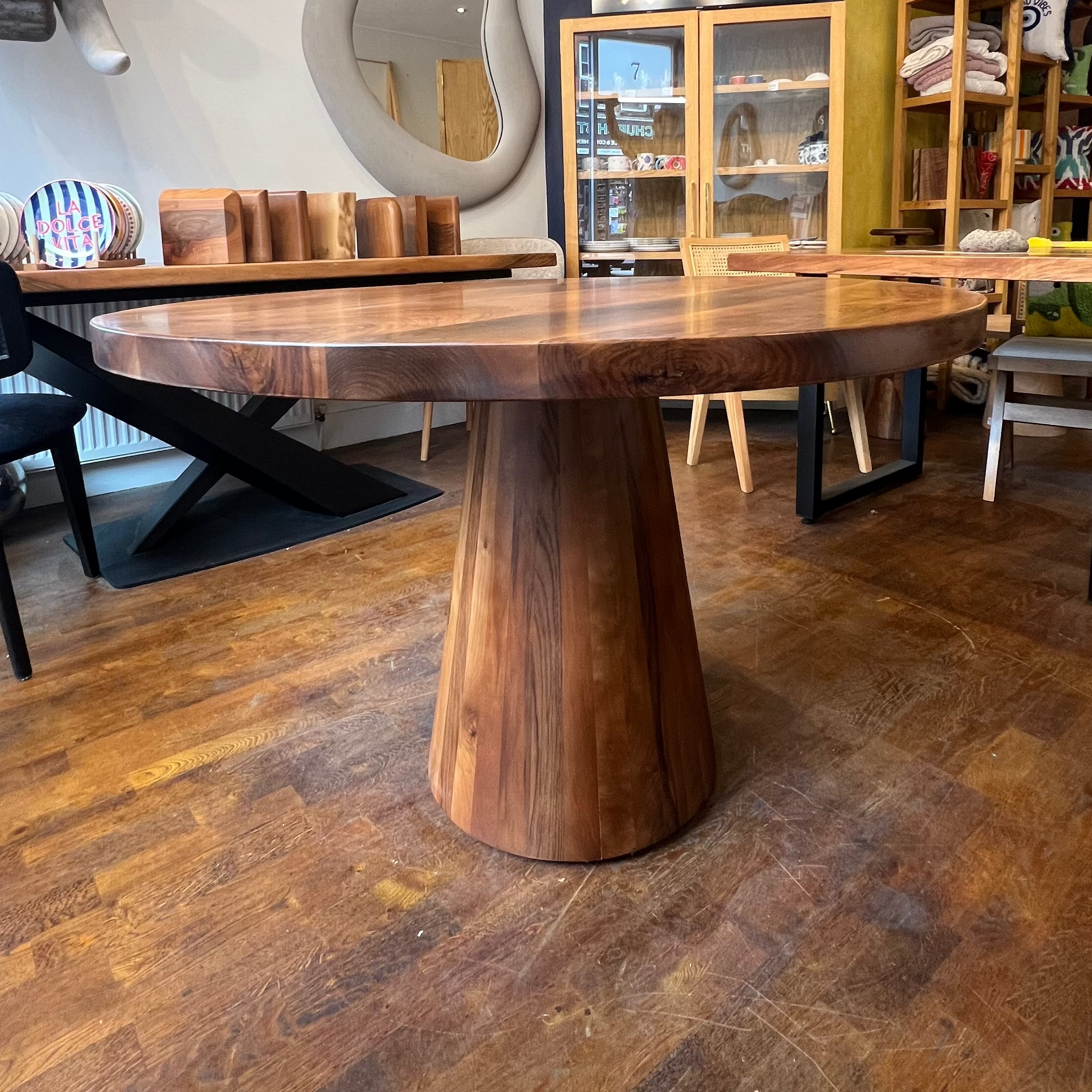 Round Walnut Dining Table / 4 Seater & 6 Seater Dining Table
