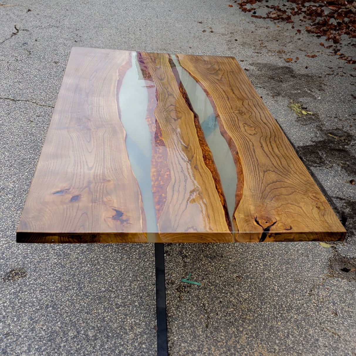 Ashley Transparent Resin River Epoxy Table