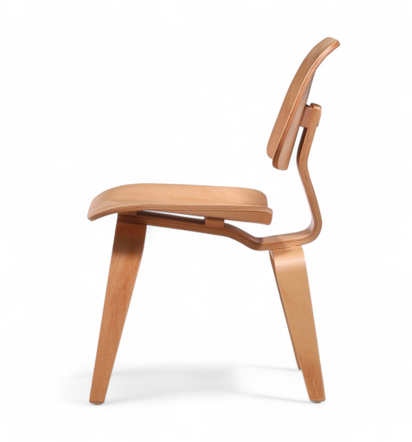 Curved Plywood Chair with Ergonomic Design