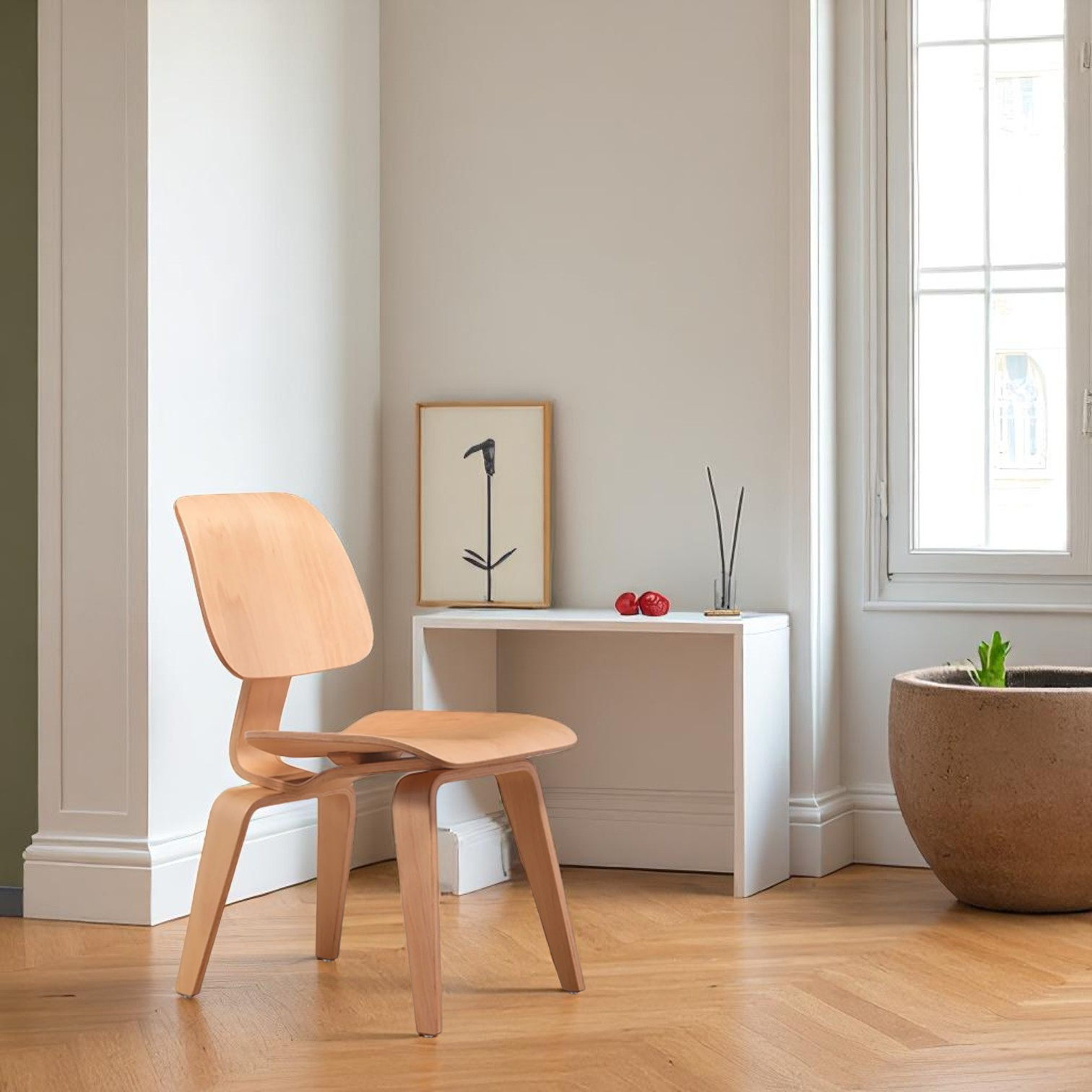 Curved Plywood Chair with Ergonomic Design